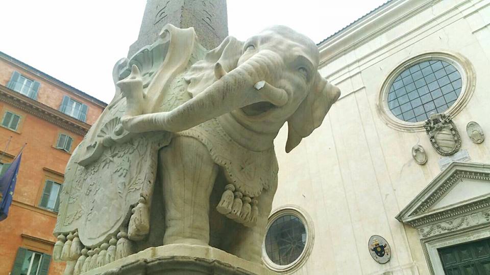 Roma, danneggiata la statua dell&#8217;Elefante dell&#8217;obelisco di Bernini