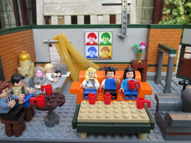Lego, il set del Central Perk Coffee della serie tv “Friends”