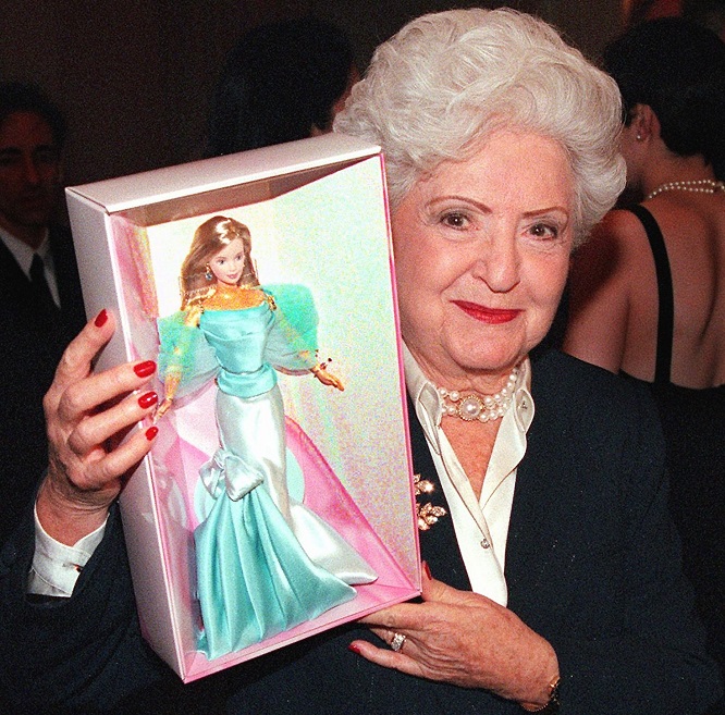 Ruth Handler, la mamma di Barbie compie 100 anni