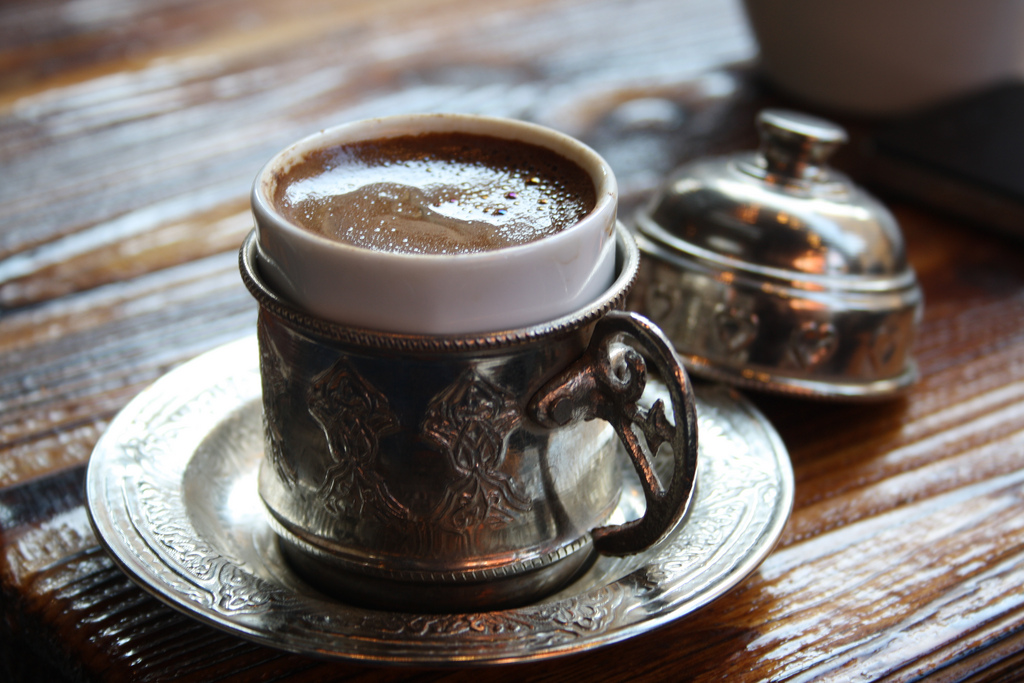 Come preparare il caffè turco originale e cosa serve per farlo