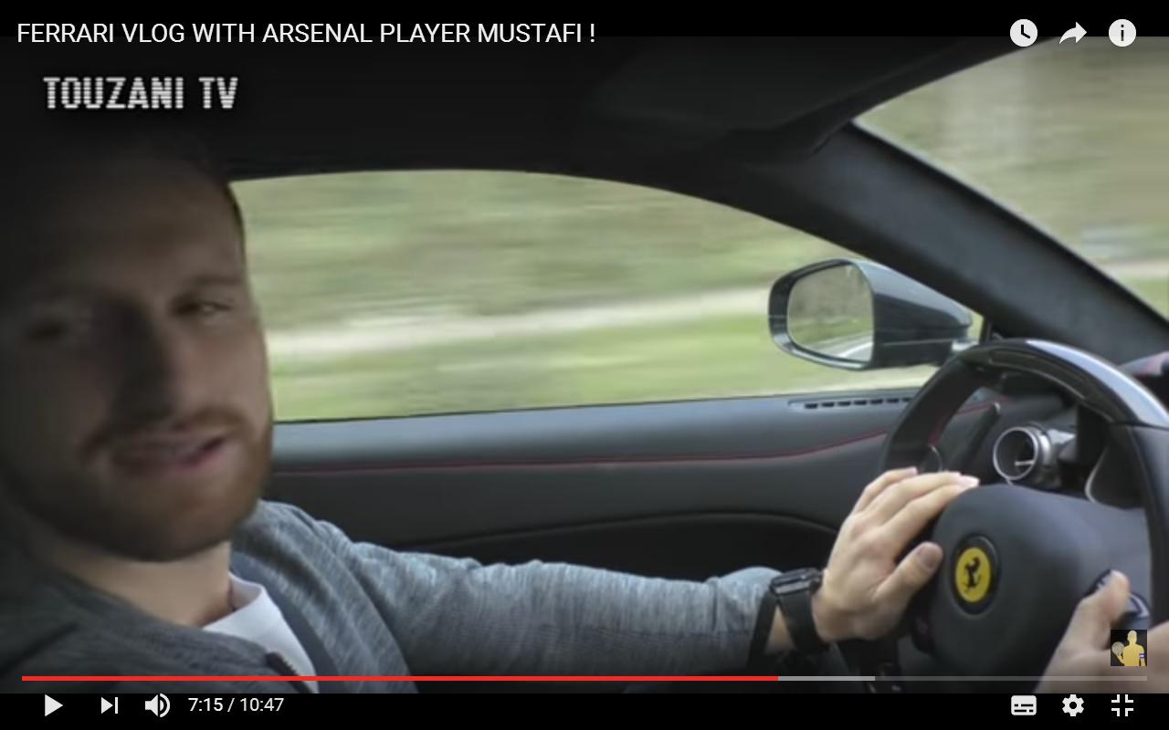 Sulla Ferrari F12berlinetta con Shkodran Mustafi al volante [Video]