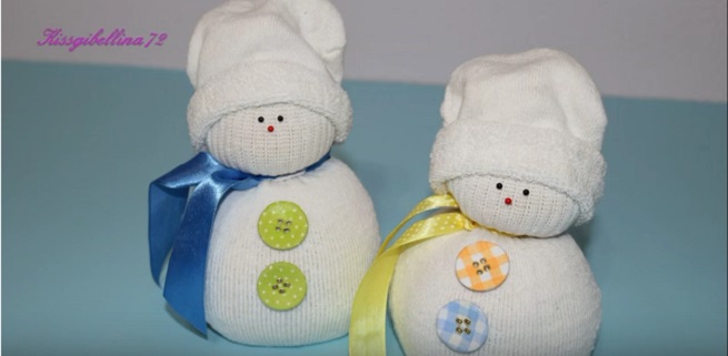 Natale 2016, idee regalo fai da te: il pupazzo di neve fatto coi calzini