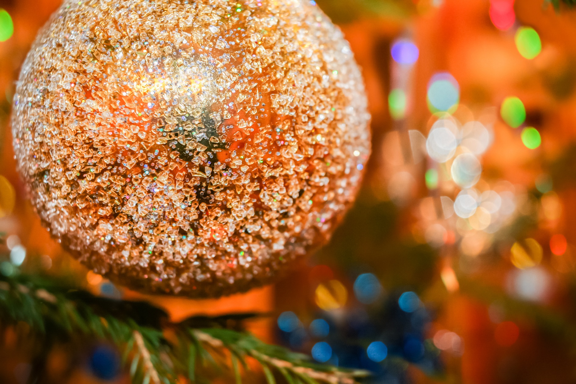 Come realizzare le palline di natale fai da te in polistirolo