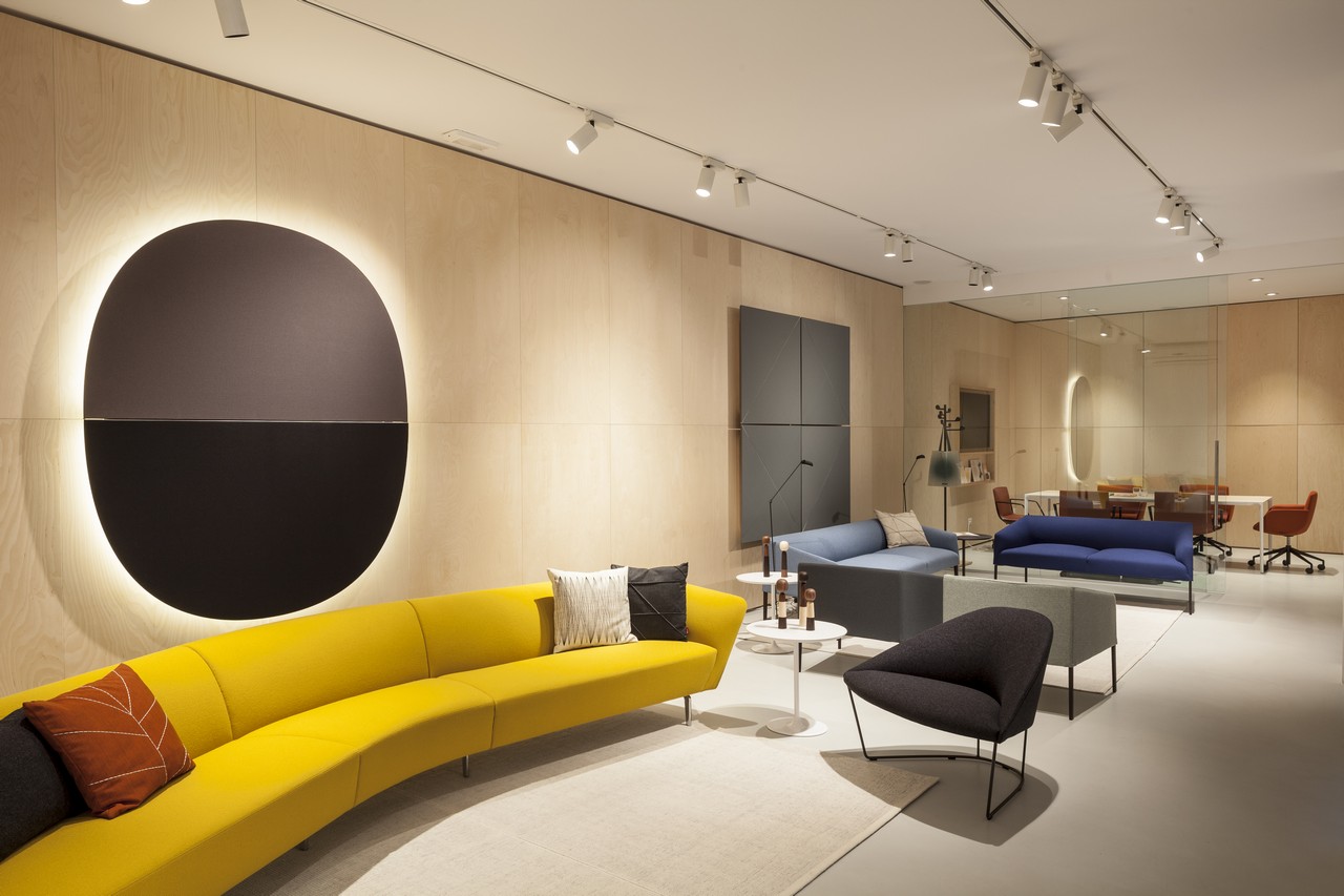 Arper Milano: lo showroom di via Pantano rivisto da Lievore Altherr, le foto