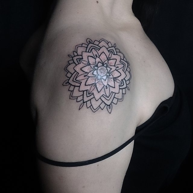 Mandala tattoo: le idee a cui ispirarsi