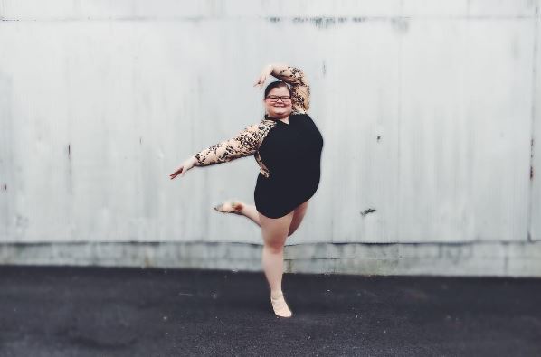 Ballerina oversize video