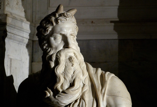 Michelangelo, illuminata la Tomba di Giulio II a Roma