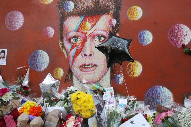 David Bowie, il murale a Brixton a un anno dalla morte del Duca Bianco