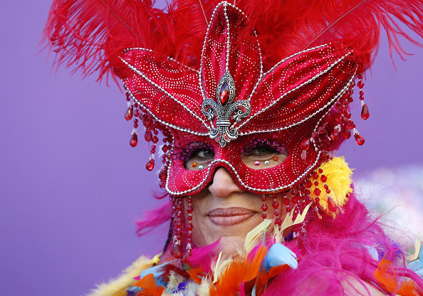 Vestiti di Carnevale su Amazon: cosa comprare per una festa in maschera