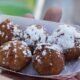 Frittelle con uvetta e rum