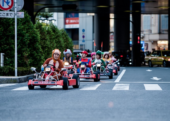 MariCAR, in go-kart travestiti da Super Mario Bros