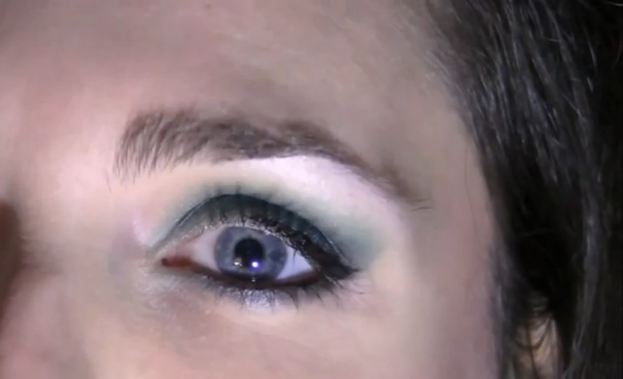 Trucco occhi: come realizzare uno Smokey verde con il tutorial semplice