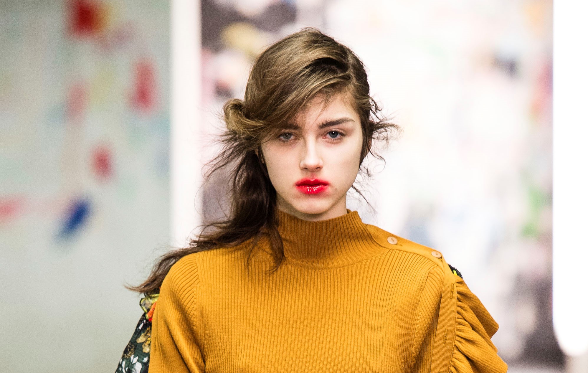 Tendenze make-up: dalla London Fashion Week arriva il trend Snog Lips (video)
