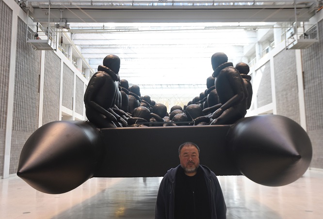 Ai Weiwei, a Praga esposta “Law of the Journey”, maxi opera sulla migrazione