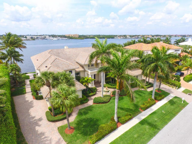 Villa mozzafiato da 4,59 milioni di dollari in vendita in Florida