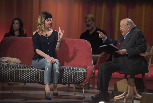 Gessica Notaro al Maurizio Costanzo Show: &#8220;Ecco come mi ha ridotta&#8221;