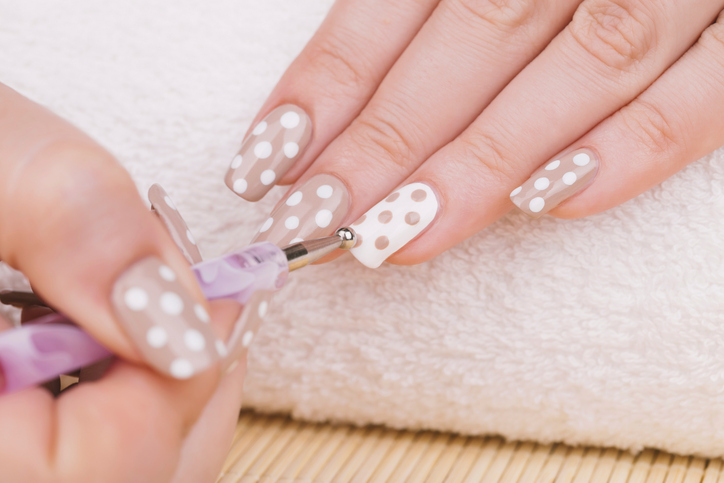 Nail art a pois: le foto più belle da cui trarre ispirazione