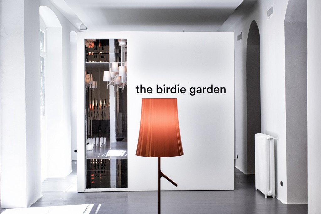 Foscarini lampade: l&#8217;installazione The Birdie Garden per Spazio Brera, le foto