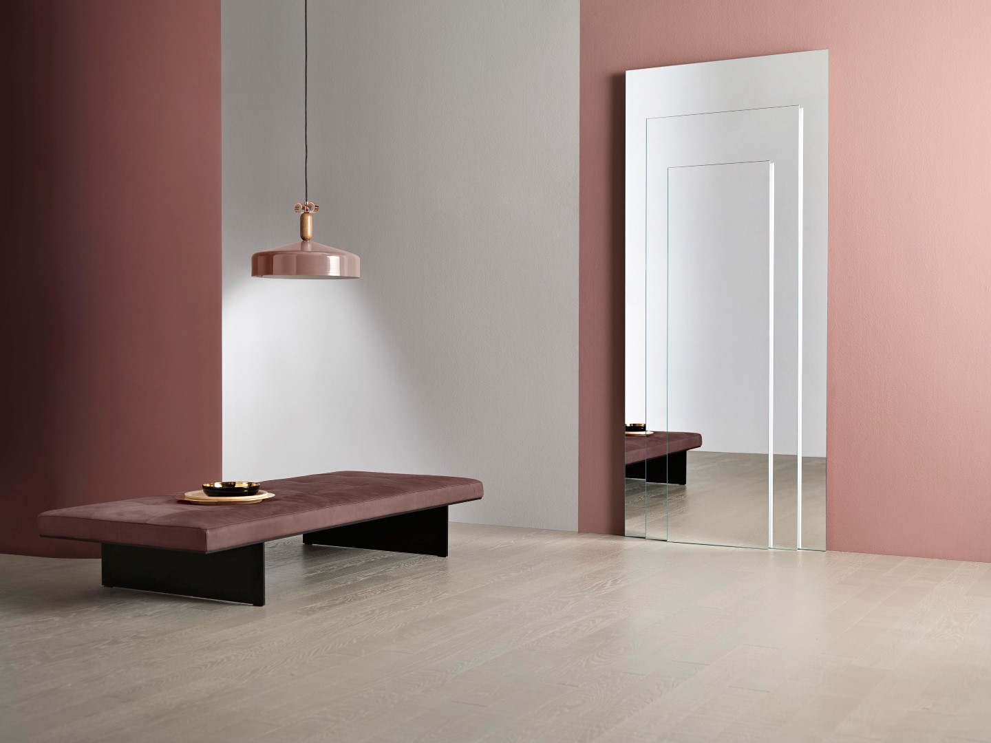 Tonelli Design: Doors la famiglia di specchi firmata da Matteo Ragni
