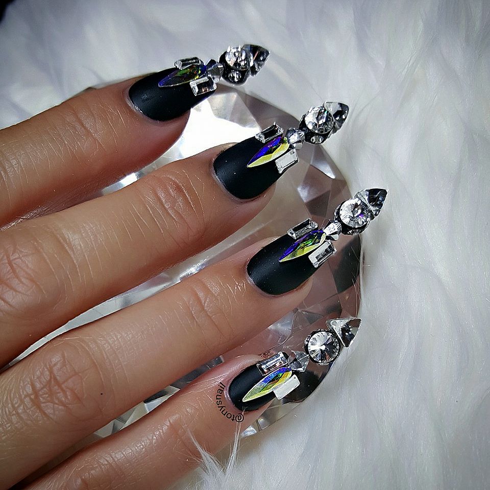 Tony Ly nail art decorazione unghie