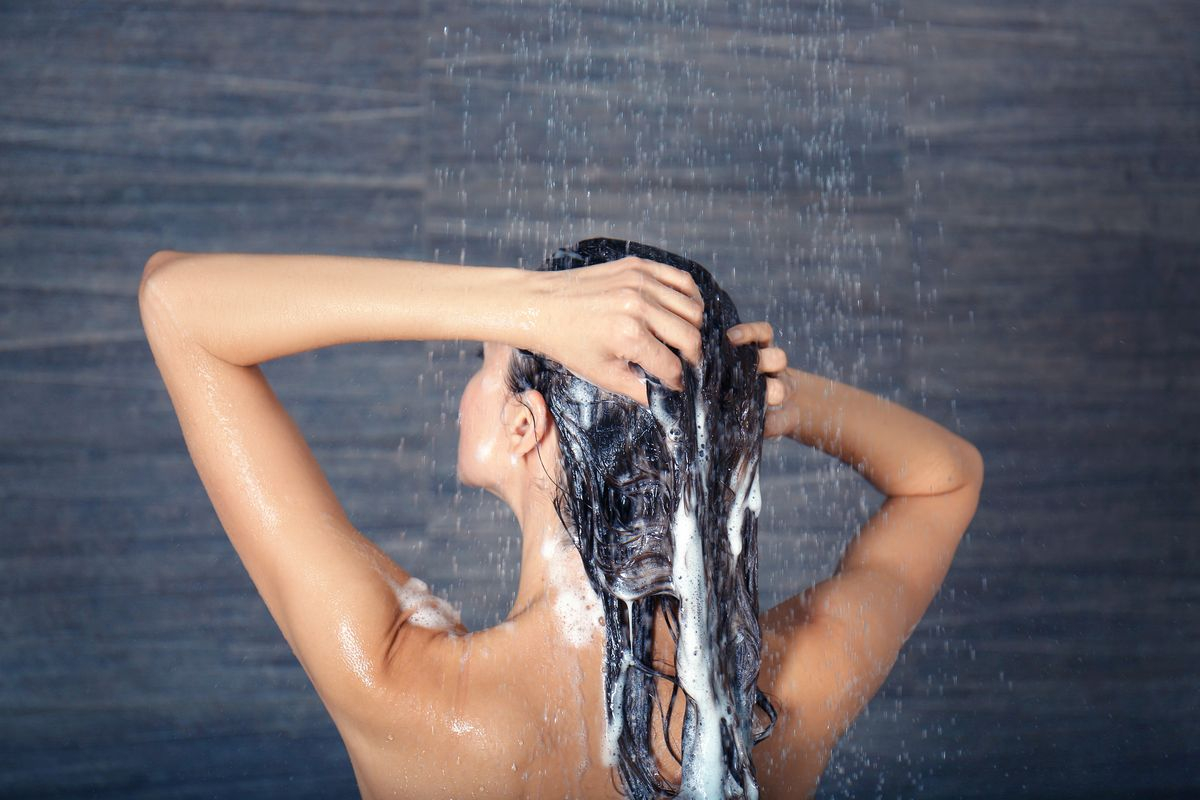 Ogni quanto lavare i capelli con lo shampoo?