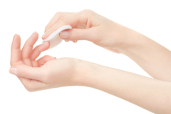 Solventi unghie, consigli per evitare le irritazioni