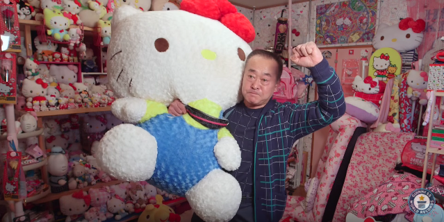 Hello Kitty: il suo fan più sfegatato è un uomo giapponese di 67 anni