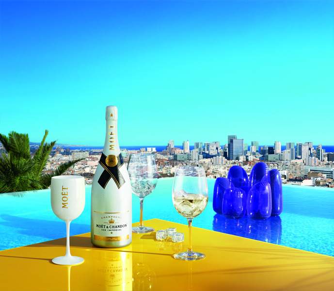 Moët &amp; Chandon champagne estate 2017: Moët Ice Impérial e Moët Ice Impérial Rosé, i protagonisti glam nelle summer location più cool del mondo