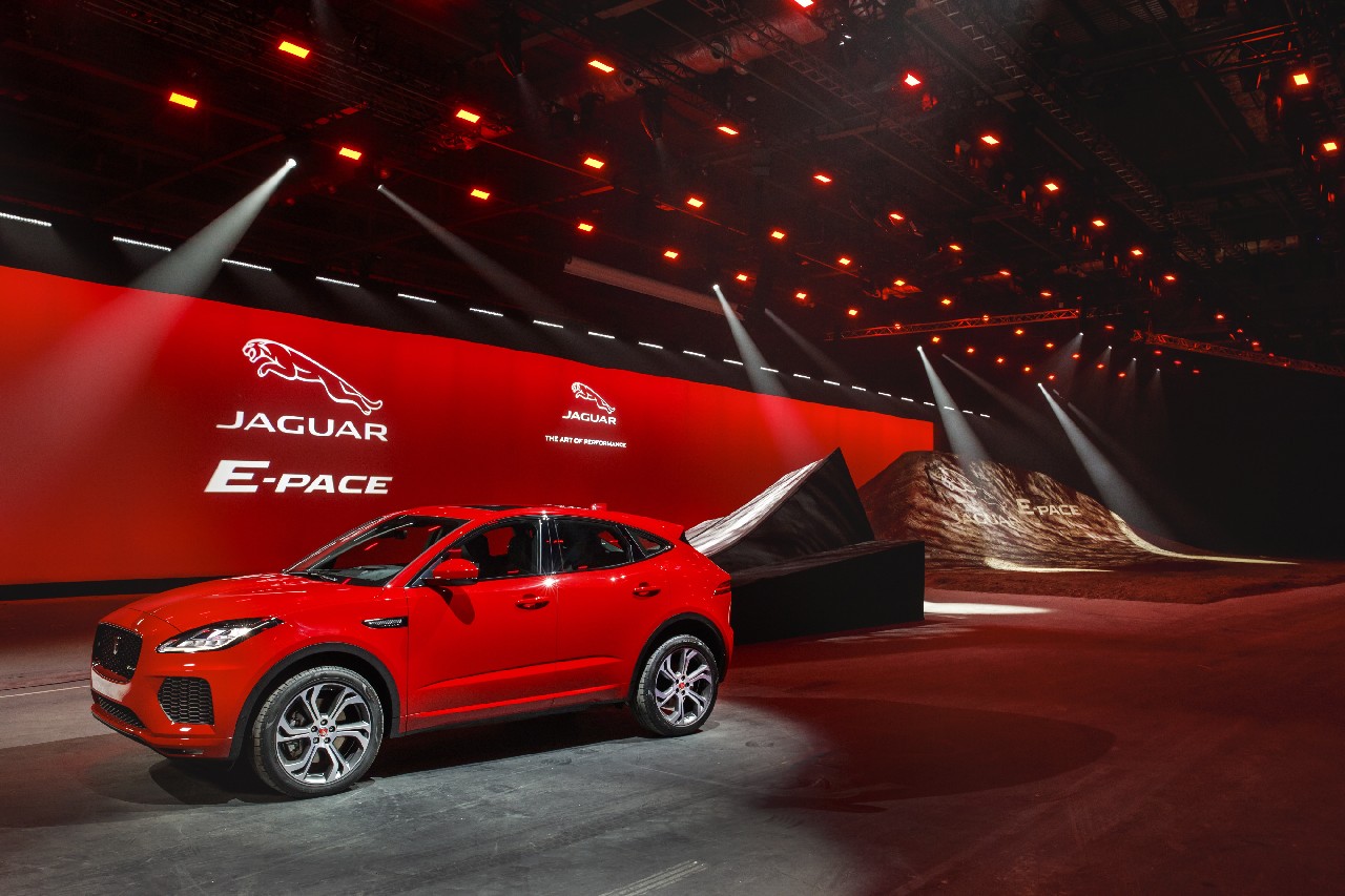 Jaguar E PACE: il nuovo Guinness World Record del SUV compatto