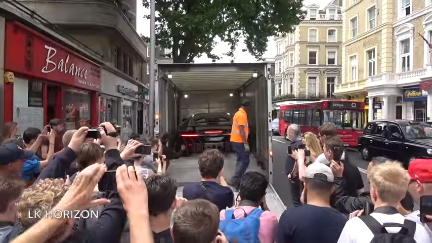 Lamborghini Centenario crea il caos a Londra [Video]