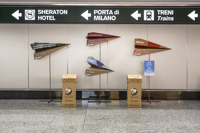 A Milano Malpensa l&#8217;installazione di aeroplanini di carta per rispettare l&#8217;ambiente