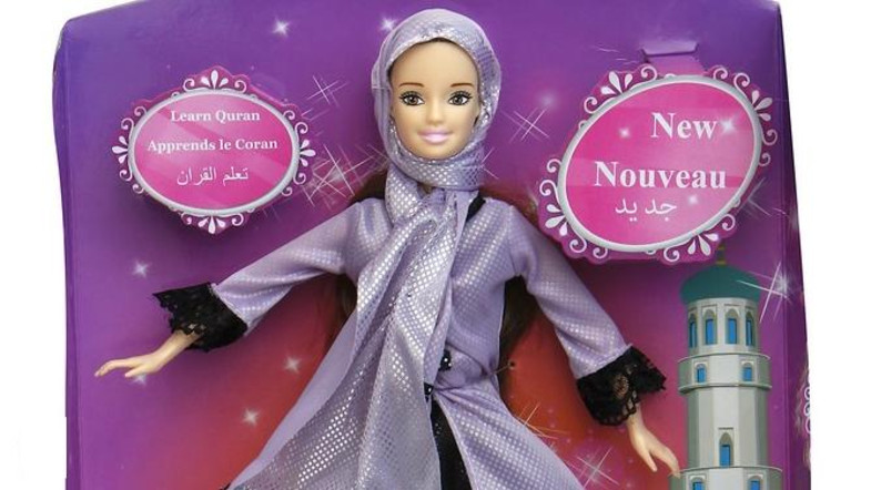 Jenna, la Barbie musulmana che recita il Corano