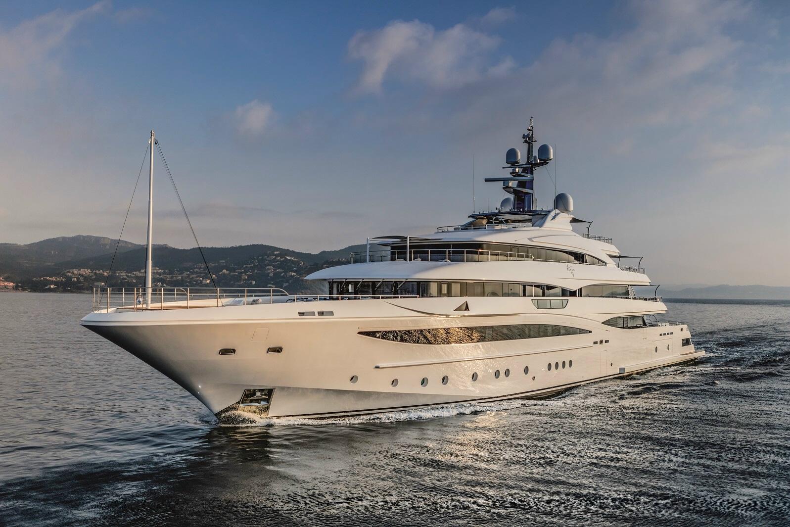 Monaco Yacht Show 2017: yacht di lusso CRN Cloud 9