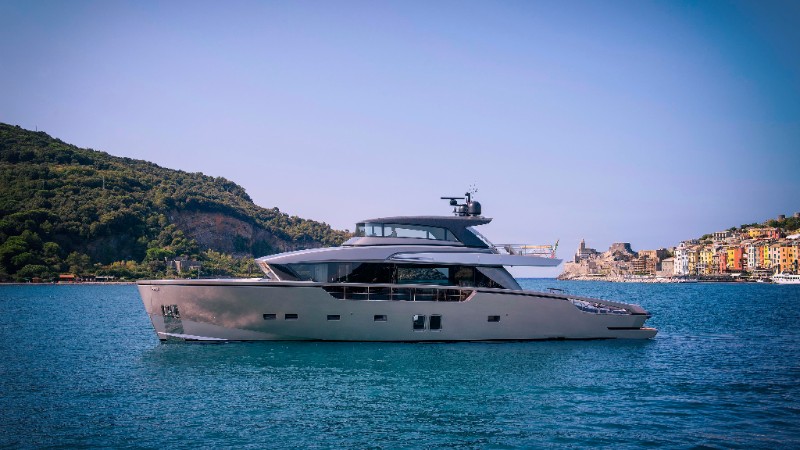 Yacht di lusso Sanlorenzo SX88: nuovo crossover con interior design by Piero Lissoni