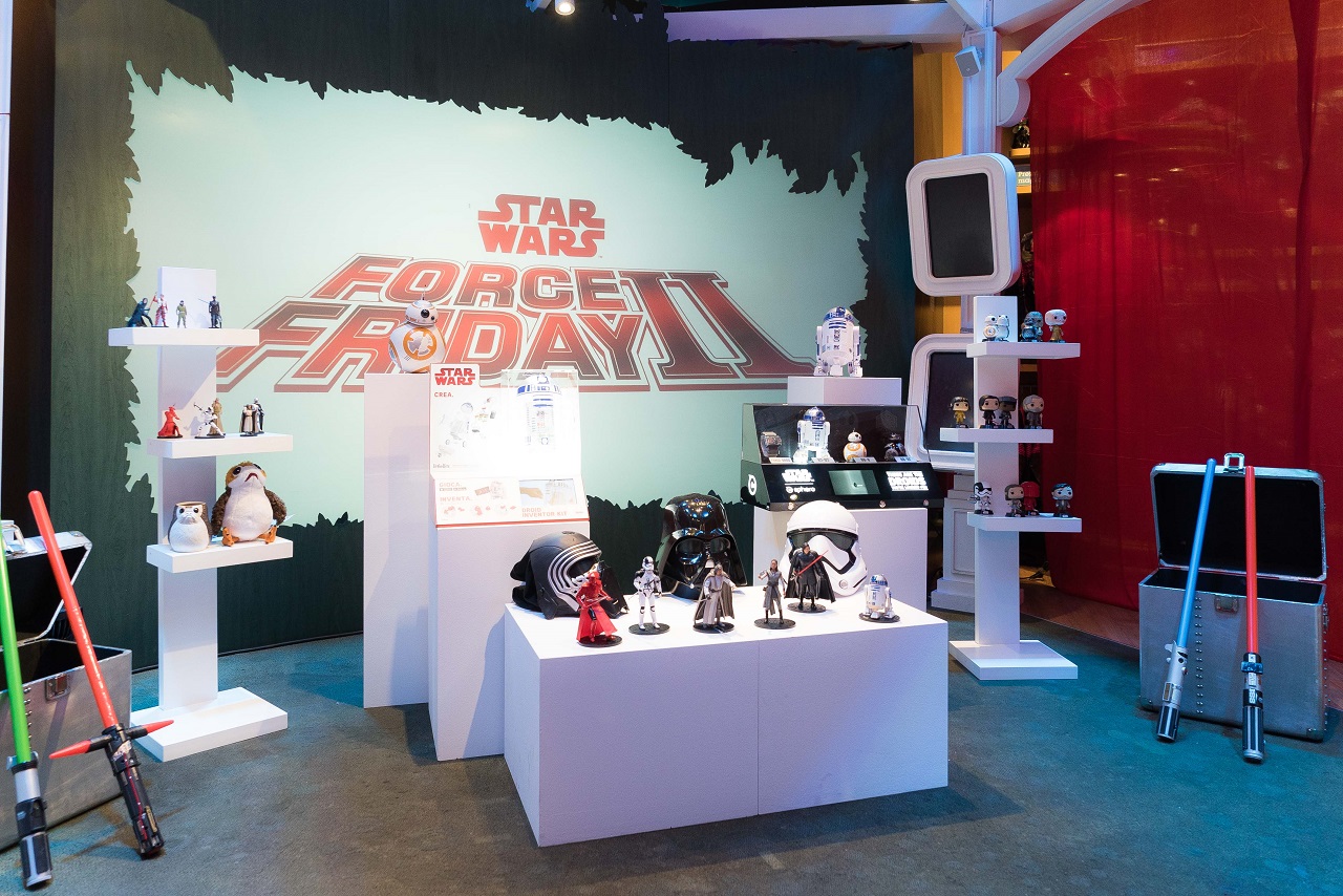 Star Wars, Force Friday II: uno Star Destroyer nei cieli di Milano e di altre grandi città