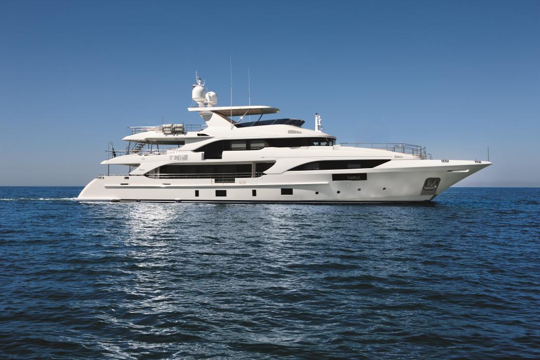 Yacht di lusso Classic Supreme 132′ BS010 venduto a un ricco armatore