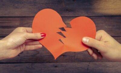 Trova suo marito su Tinder e si vendica
