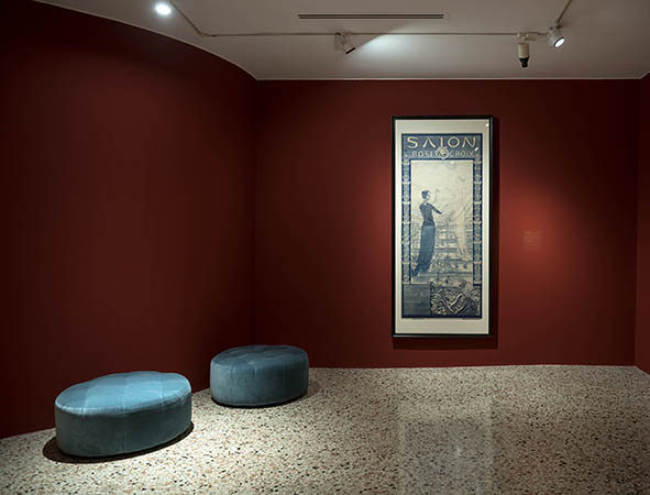 Roche Bobois Collezione Peggy Guggenheim Venezia: l&#8217;allestimento per la mostra &#8220;Simbolismo mistico&#8221;, le foto