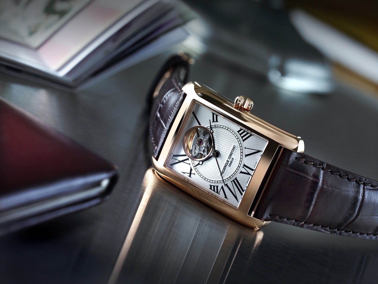 Frederique Constant Classics Carrée Automatic: orologio di lusso di taglio classico