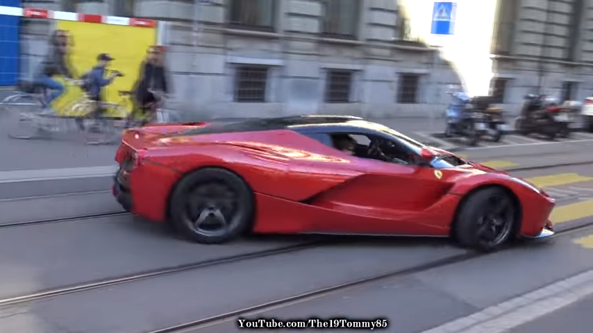Ferrari a Zurigo: le auto sportive di Maranello sfilano in città [Video]