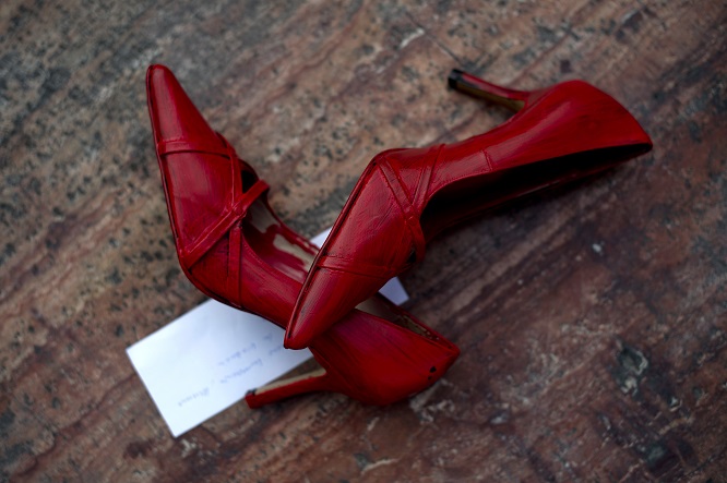 Zapatos Rojos, a Cagliari arrivano le scarpette rosse contro la violenza sulle donne
