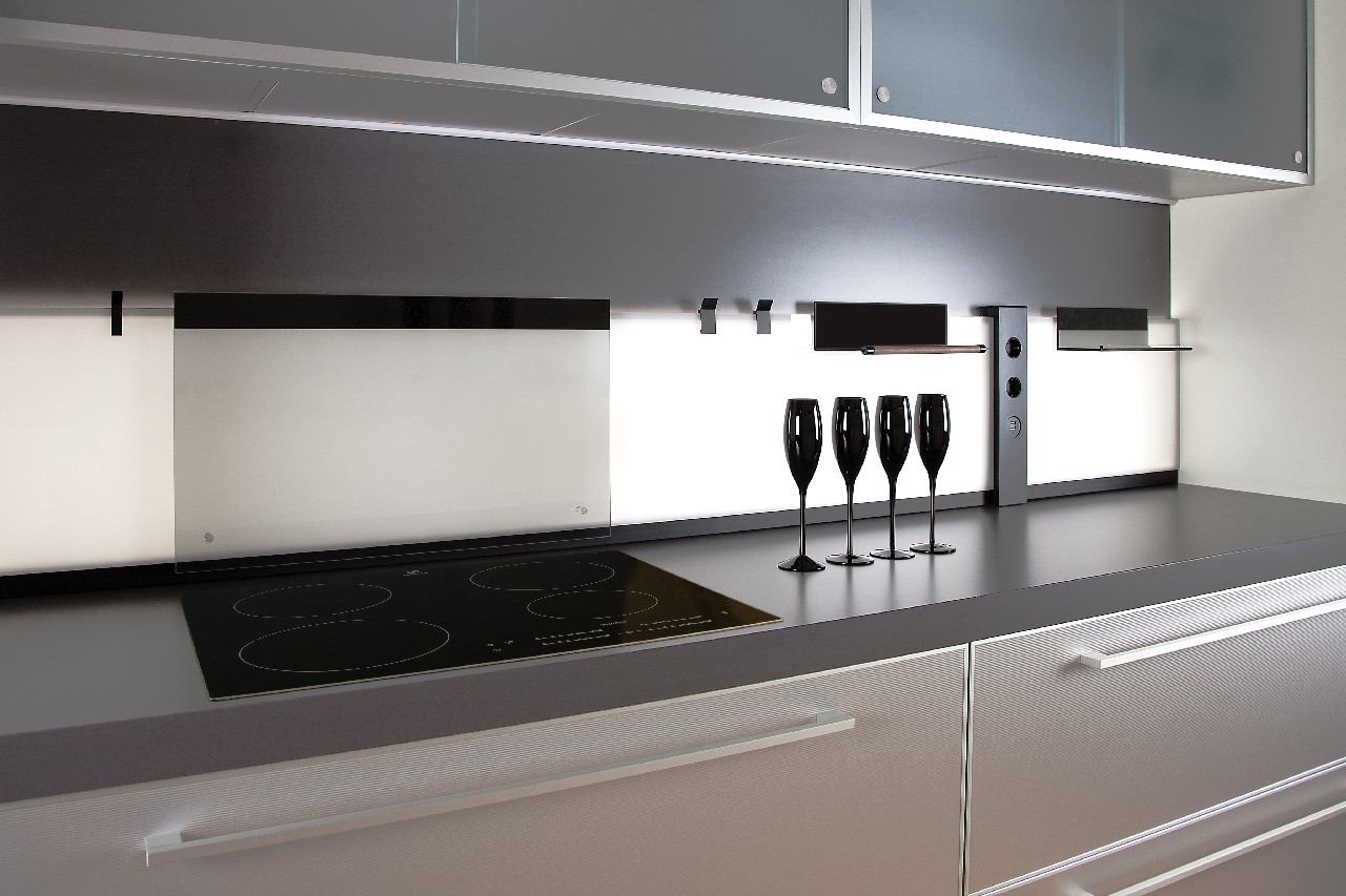 L&S Italia: K Concept, il pannello modulare che illumina e decora la cucina