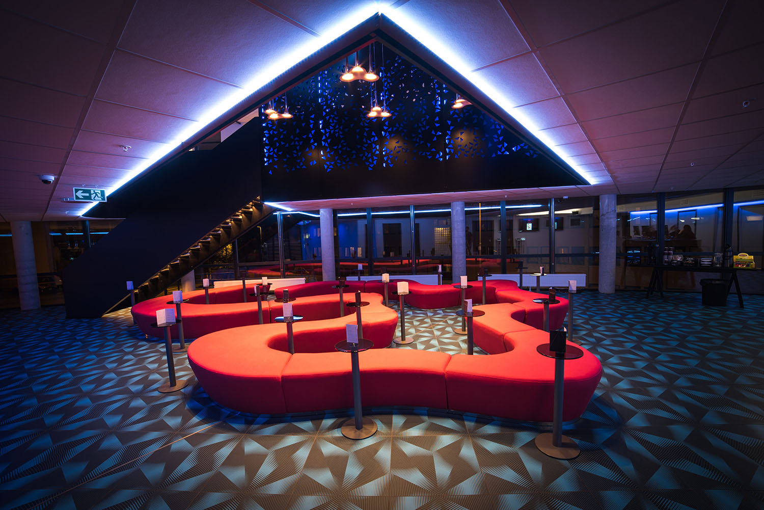 Magic Hotel Bergen Norvegia: Axo Light illumina la hall con le lampade Nafir, le foto