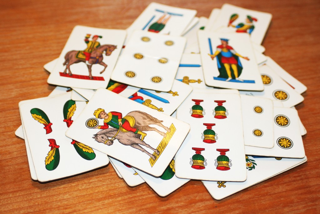 L’elenco dei giochi con le carte napoletane perfetti per le feste