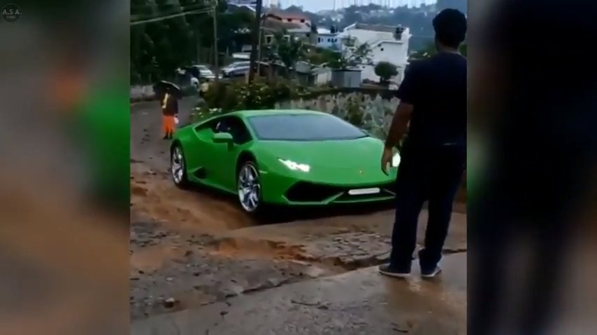 Lamborghini Huracán trattata come un fuoristrada [Video]