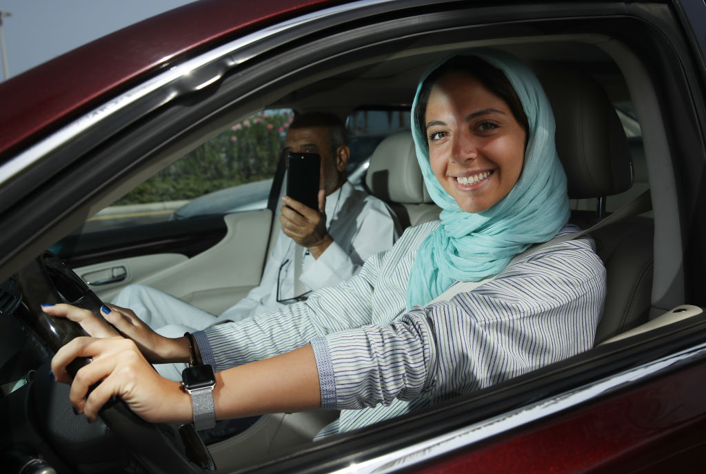 Arabia Saudita, le donne possono guidare