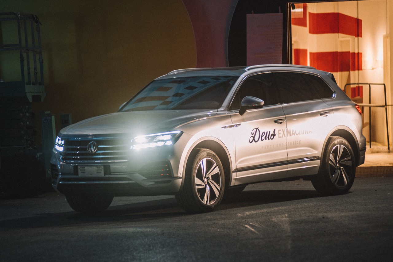 Volkswagen Touareg a Pitti Uomo 2018 con Deus ex Machina