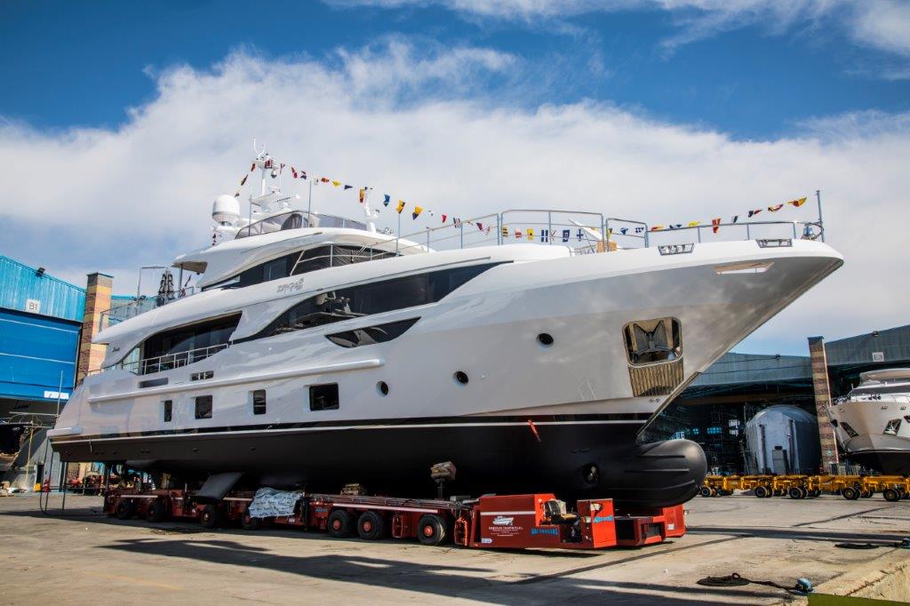 Yacht di lusso Benetti Delfino 95&#8242;: varato il terzo esemplare a Viareggio