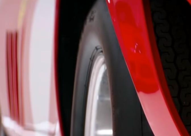 Ferrari da sogno in un garage da nababbi [Video]