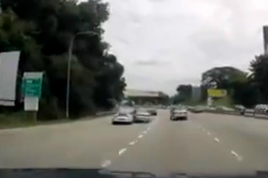 Assurdo incidente con la Porsche 911 [Video]